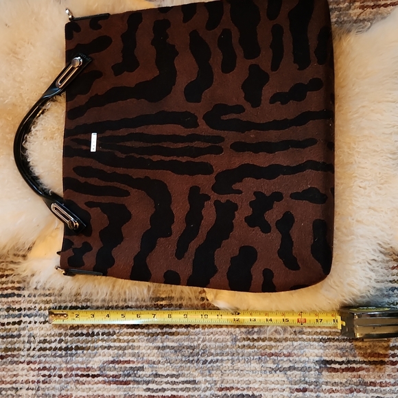 Animal Print Tote - Picture 5 of 8